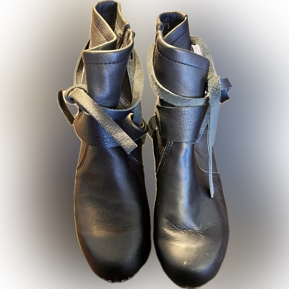 Sanita booties. Size 40